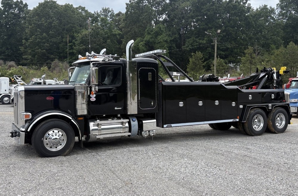 2027 Peterbilt 589 V70 Wrecker (Key# 2132) 2